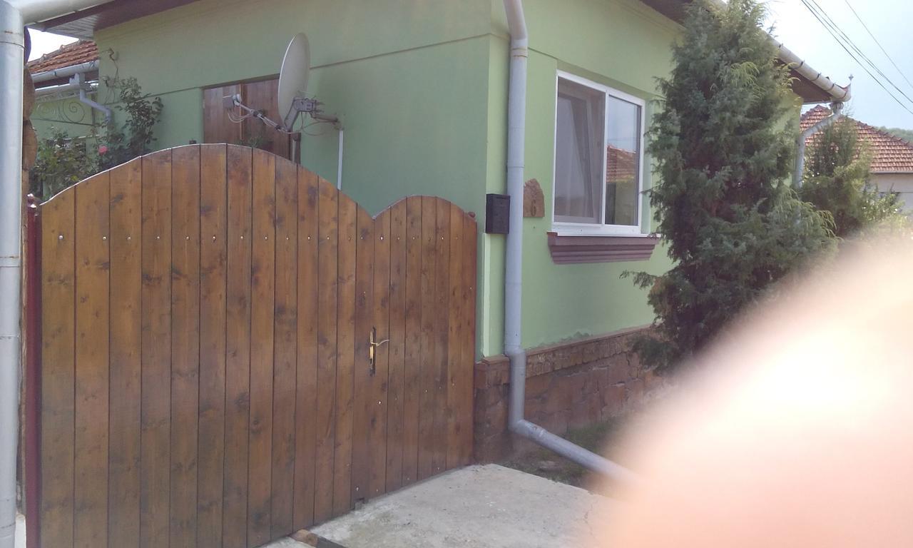Dobra Casa Cosmin 게스트하우스 외부 사진